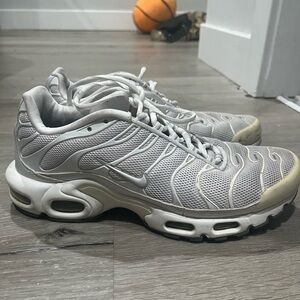 Nike Air Max Plus Sneakers - Gray